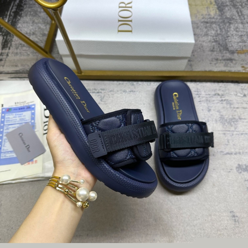 ch**an D*or slippers